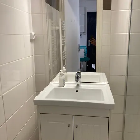 Pensión Modhumita Chambéry